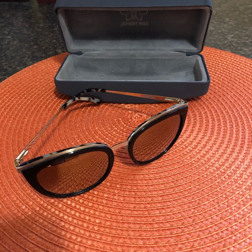 Johnny Was Grace sunglasses and case. - Picture 3 of 8